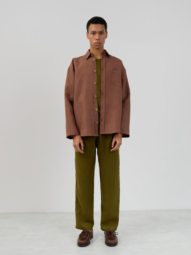 Men’s linen shirt in Heavy Dark Brown