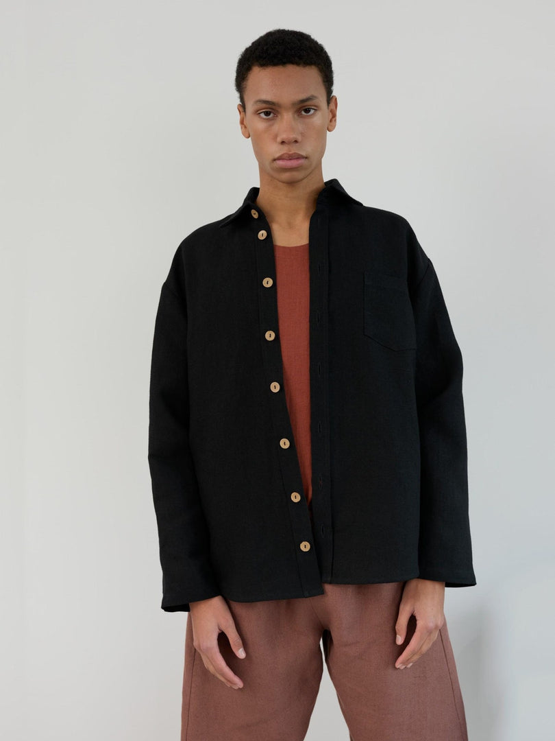 Men’s linen shirt in Heavy Black