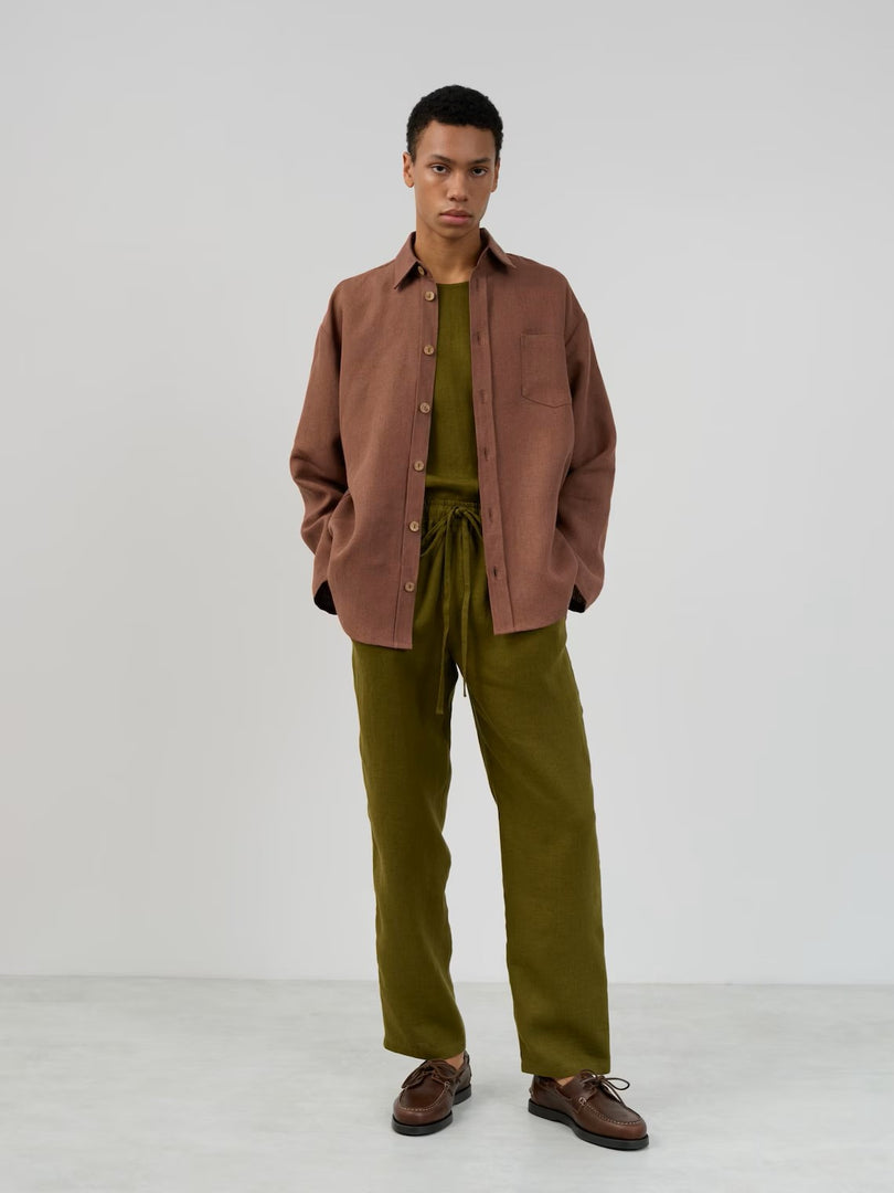 Men’s linen shirt in Heavy Dark Brown