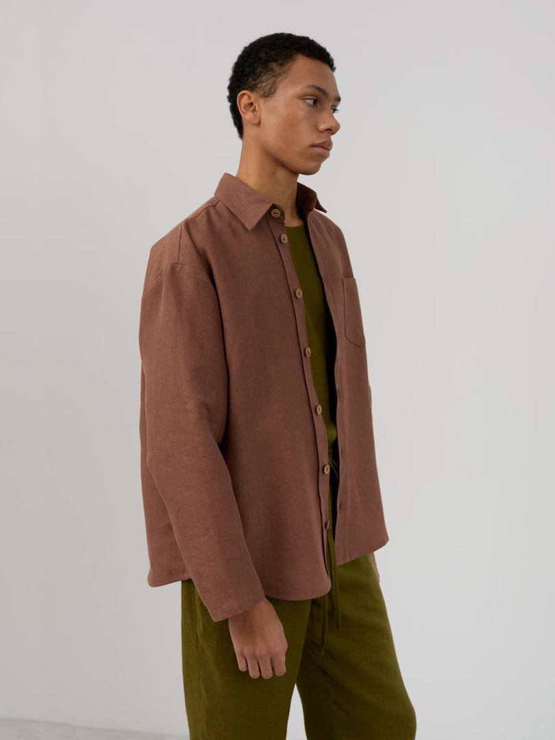 Men’s linen shirt in Heavy Dark Brown