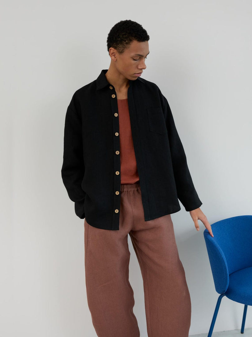 Men’s linen shirt in Heavy Black